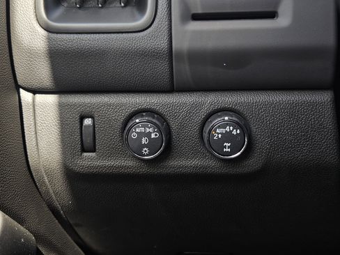 Used 2022 Chevrolet Colorado LT w/ LT Convenience Package image 23