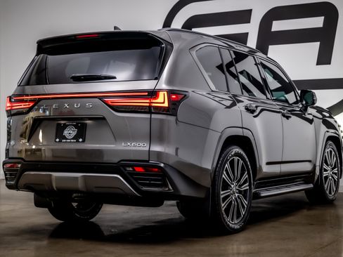 Used 2024 Lexus LX 600 4WD w/ Appearance Package image 30