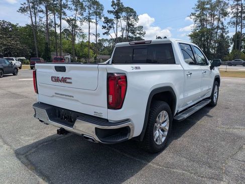 Used 2022 GMC Sierra 1500 SLT w/ SLT Premium Plus Package AWD/4WD image 4