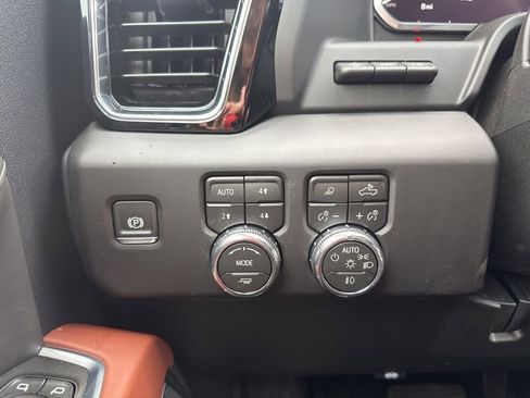 New 2026 GMC Sierra 2500 Denali Ultimate AWD/4WD image 29