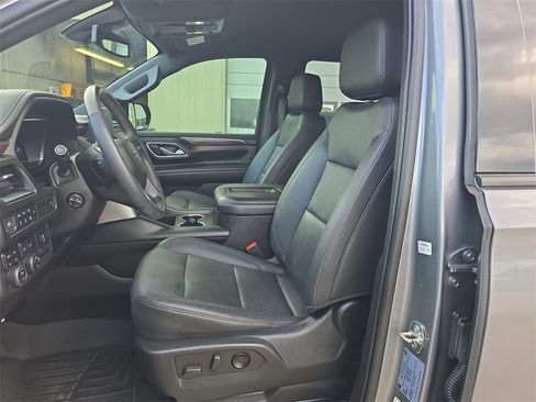 Used 2022 Chevrolet Tahoe Z71 w/ Z71 Off-Road Package image 16