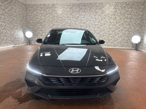 New 2026 Hyundai Elantra SEL Sport FWD image 2