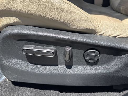 Used 2017 Honda CR-V Touring image 15