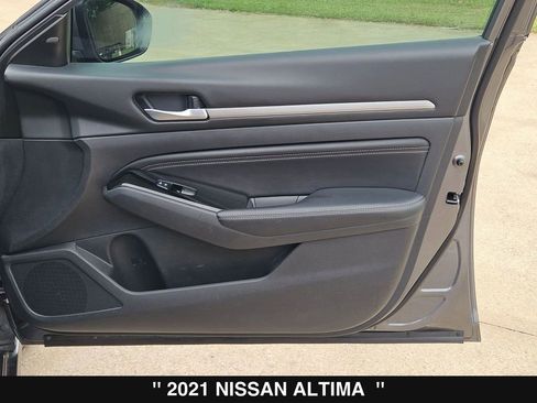 Used 2021 Nissan Altima 2.5 SV w/ SV Premium Package FWD image 32