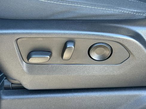 Used 2023 Chevrolet Silverado 1500 LT image 14