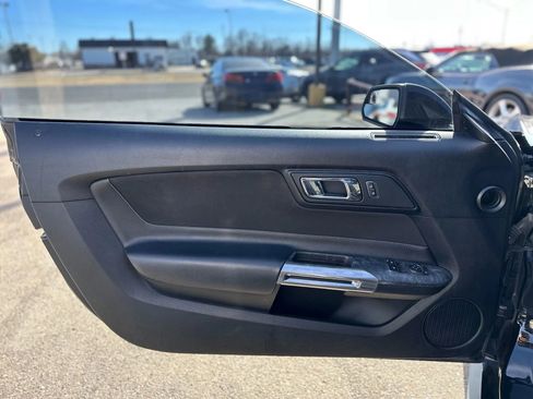 Used 2017 Ford Mustang GT image 15