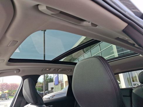 Certified 2023 Volvo XC60 B5 Plus w/ Climate Package image 15