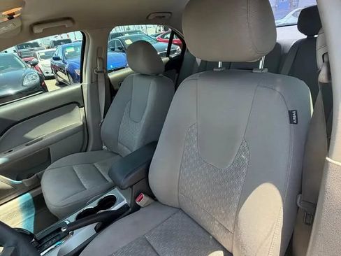 Used 2011 Ford Fusion SE w/ 201A Rapid Spec Order Code FWD image 6