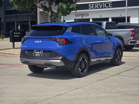 New 2026 Kia Sportage EX w/ EX Panorama Roof Package FWD image 4