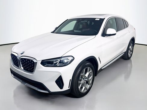 Used 2023 BMW X4 xDrive30i image 4
