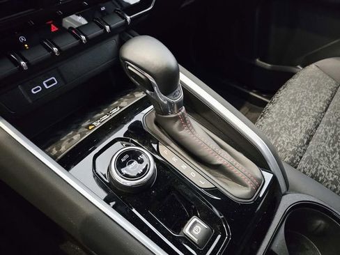 Used 2024 Chevrolet Colorado Z71 w/ Z71 Convenience Package 2 image 26