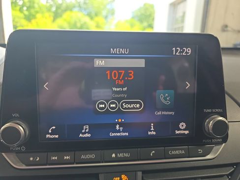 Used 2024 Nissan Altima 2.5 SV FWD image 22
