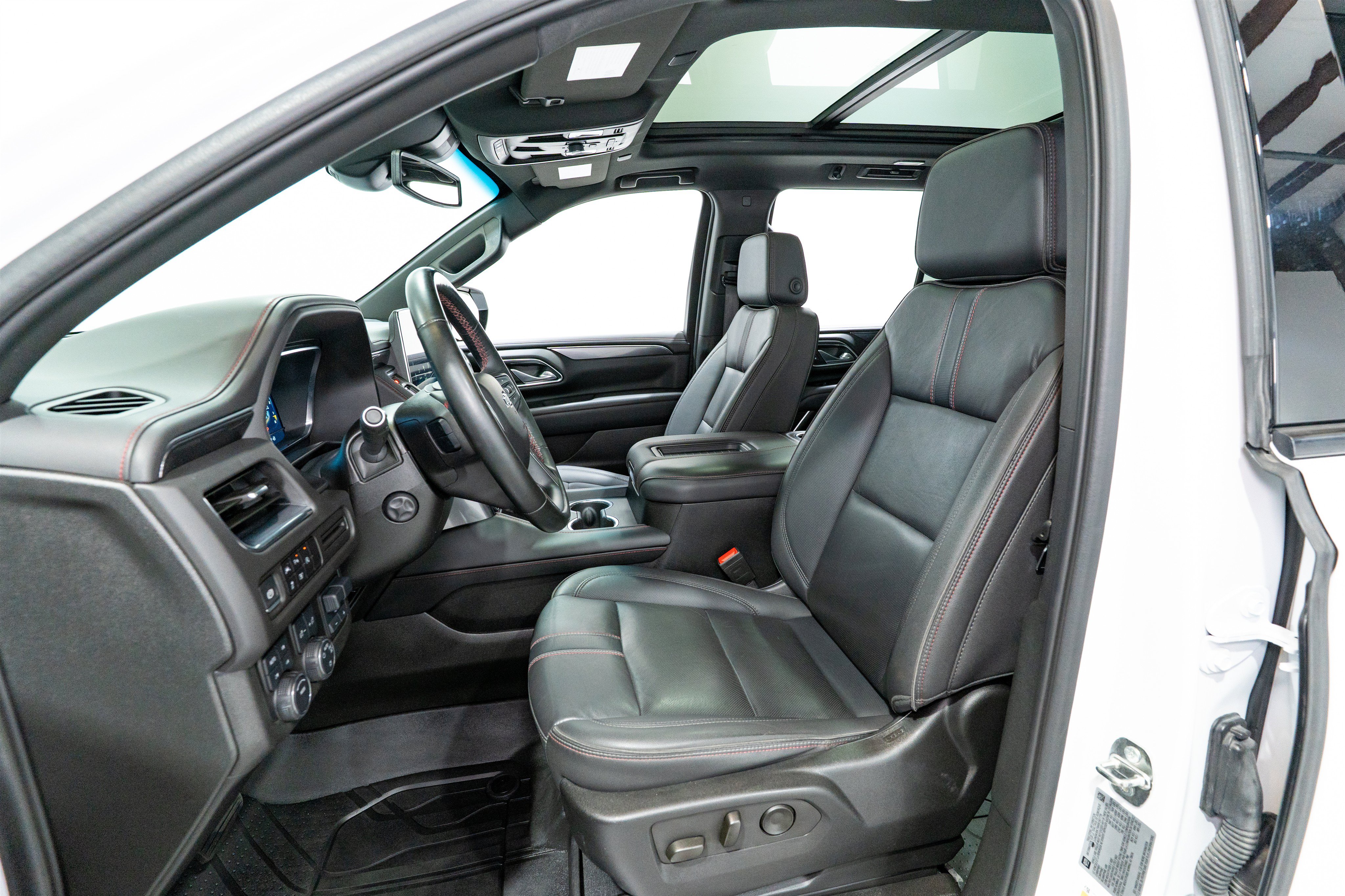 Used 2024 Chevrolet Tahoe RST w/ Luxury Package AWD/4WD image 15