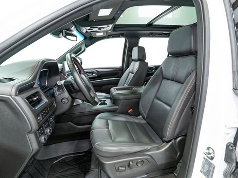 Used 2024 Chevrolet Tahoe RST w/ Luxury Package AWD/4WD image 15