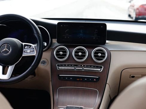 Used 2021 Mercedes-Benz GLC 300 GLC 300 image 22