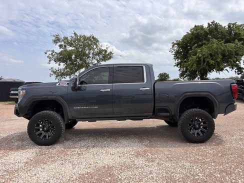 Used 2020 GMC Sierra 2500 Denali w/ Denali Ultimate Package image 2