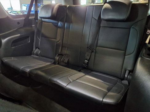 Used 2018 Chevrolet Suburban Premier image 16