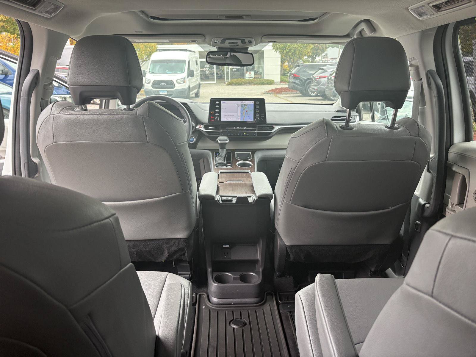 Used 2024 Toyota Sienna XLE w/ XLE Plus Package AWD/4WD image 27