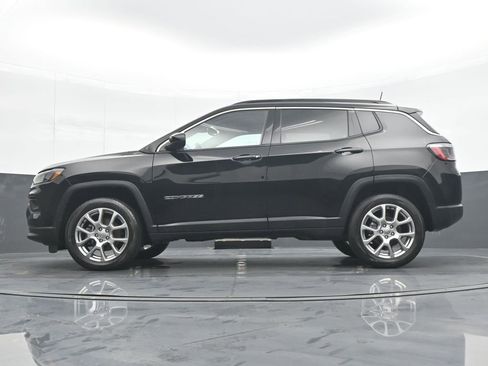 Used 2022 Jeep Compass Latitude w/ Sun and Sound Group image 27