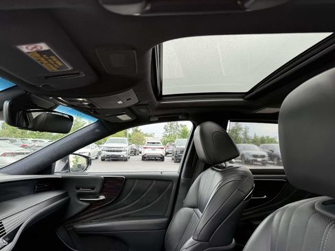 Used 2018 Lexus LS 500 AWD w/ Luxury Package image 19
