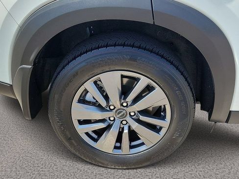 Used 2025 Nissan Pathfinder S AWD/4WD image 6