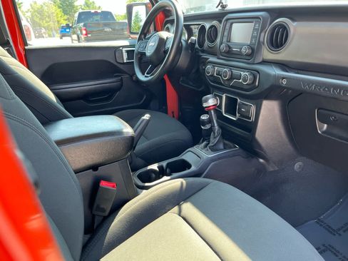 Used 2018 Jeep Wrangler Unlimited Sport AWD/4WD image 34