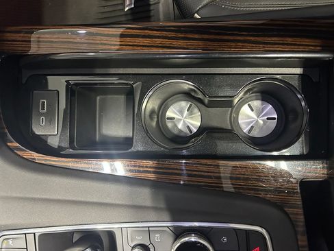 Used 2023 Cadillac Escalade Premium Luxury AWD/4WD image 35