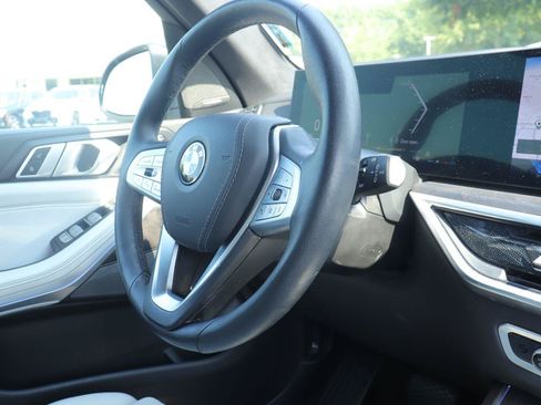 Used 2024 BMW X7 xDrive40i w/ Premium Package AWD/4WD image 12