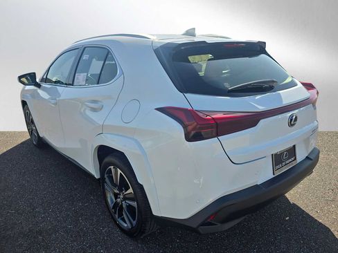 New 2026 Lexus UX 300h FWD image 5