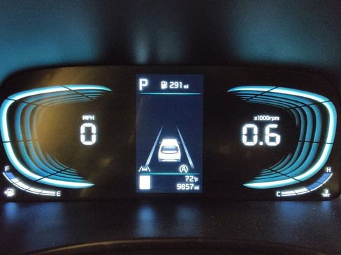 Used 2025 Kia Soul LX w/ LX Technology Package image 23