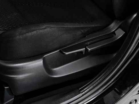 Used 2019 Mitsubishi Eclipse Cross LE image 28