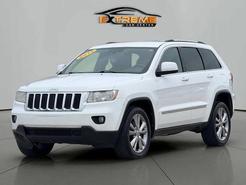 Used 2013 Jeep Grand Cherokee Laredo image 1