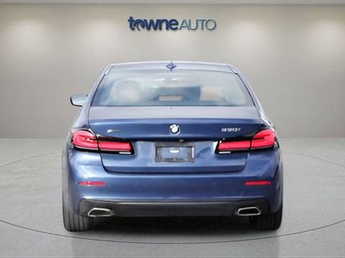 Used 2022 BMW 530i xDrive w/ Premium Package AWD/4WD image 4