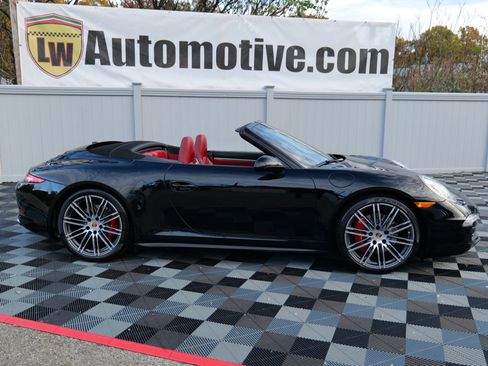 Used 2015 Porsche 911 Carrera 4S image 4
