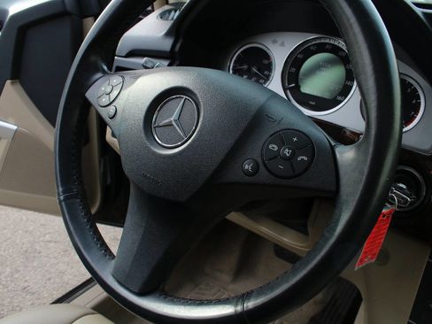Used 2011 Mercedes-Benz GLK 350 4MATIC image 34
