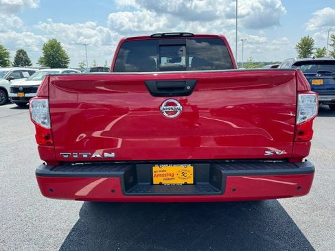 Used 2020 Nissan Titan SV w/ SV Convenience Package RWD image 4