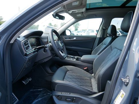 New 2025 Volkswagen Atlas SEL Premium R-Line image 5