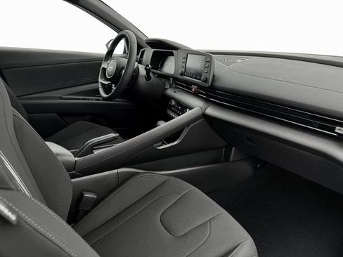 New 2025 Hyundai Elantra Sport image 15
