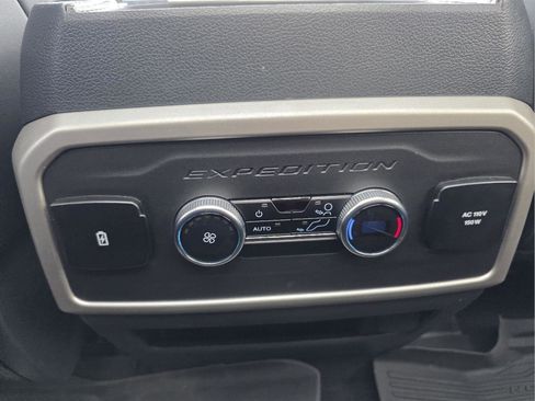 Used 2023 Ford Expedition XLT AWD/4WD image 29