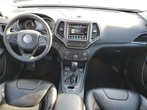 Used 2022 Jeep Cherokee Trailhawk image 10