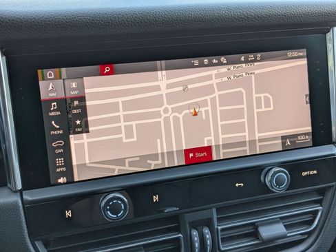 New 2026 Porsche Macan image 18