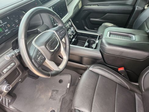 Used 2023 GMC Yukon Denali AWD/4WD image 14