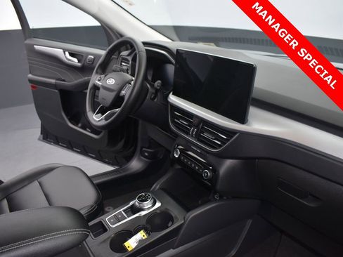 Used 2024 Ford Escape Platinum image 19