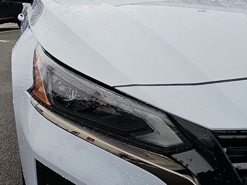 Certified 2025 Nissan Altima 2.5 SR AWD/4WD image 10