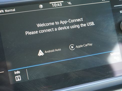 Used 2024 Volkswagen Taos SE image 24