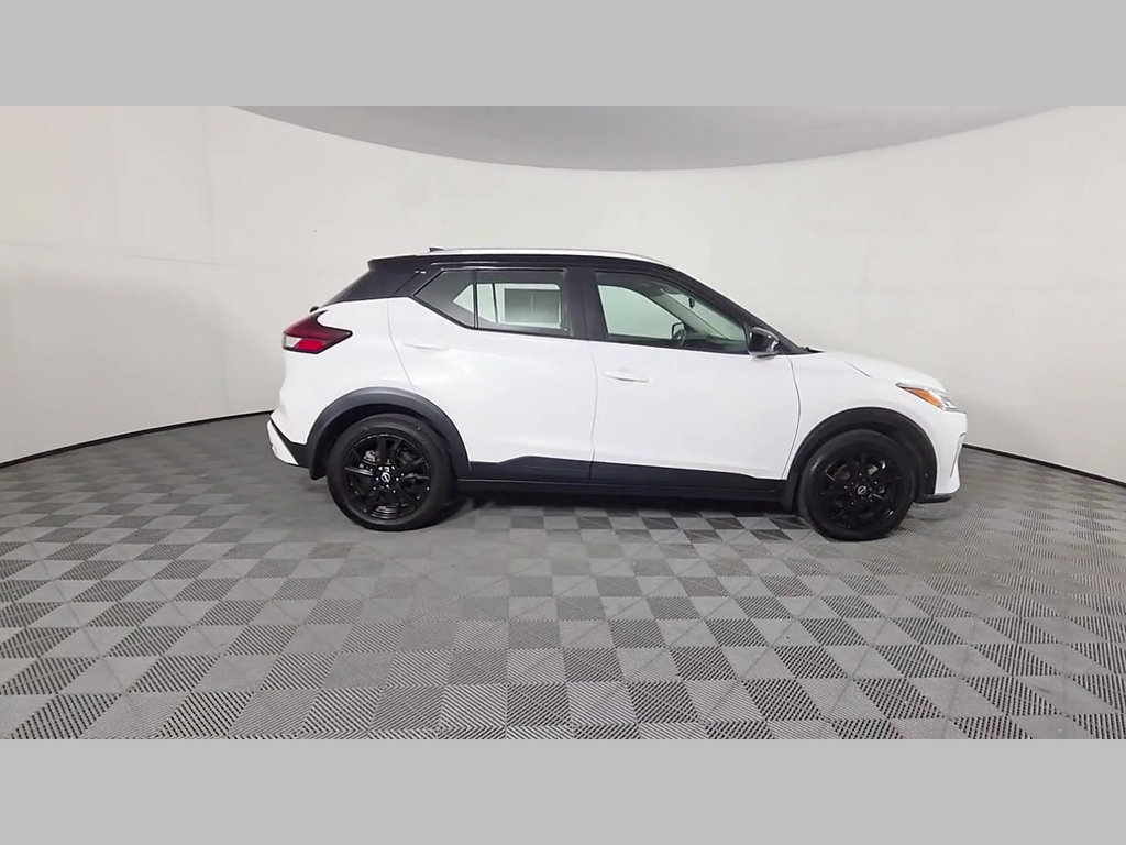 Used 2022 Nissan Kicks SV FWD image 36