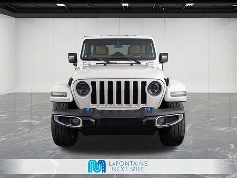 Used 2023 Jeep Wrangler Unlimited Sahara w/ Cold Weather Group image 8