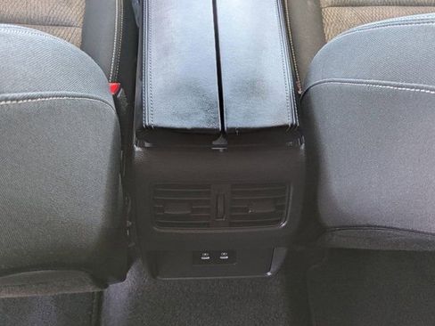 Used 2025 Nissan Rogue SV image 16