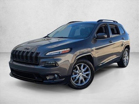 Used 2018 Jeep Cherokee Latitude image 1