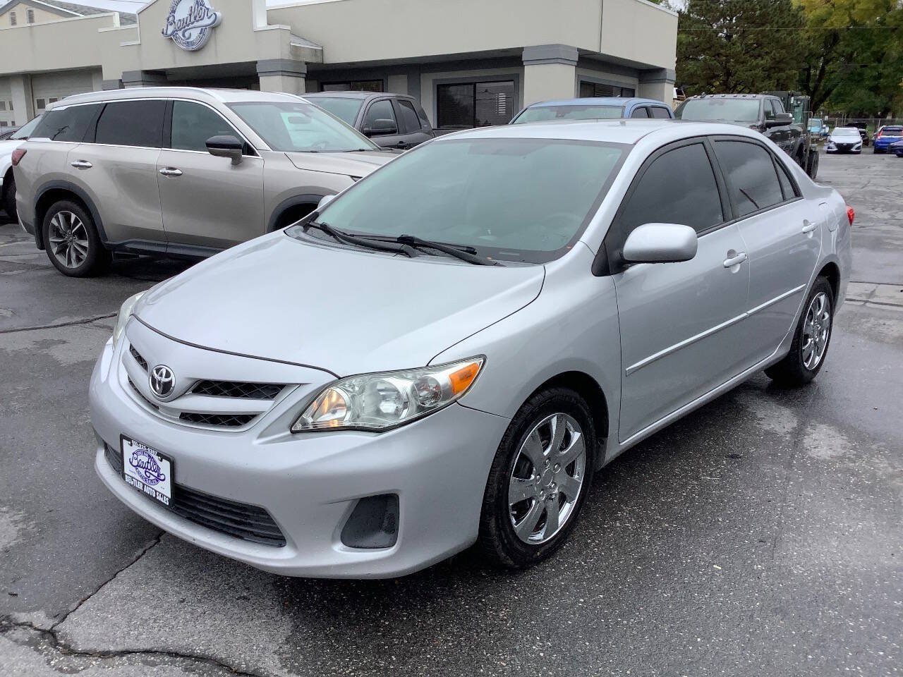 Used 2012 Toyota Corolla LE FWD image 2